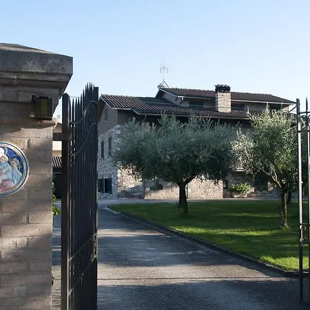 Couette-café La Strada Di Francesco D'assisi 3*